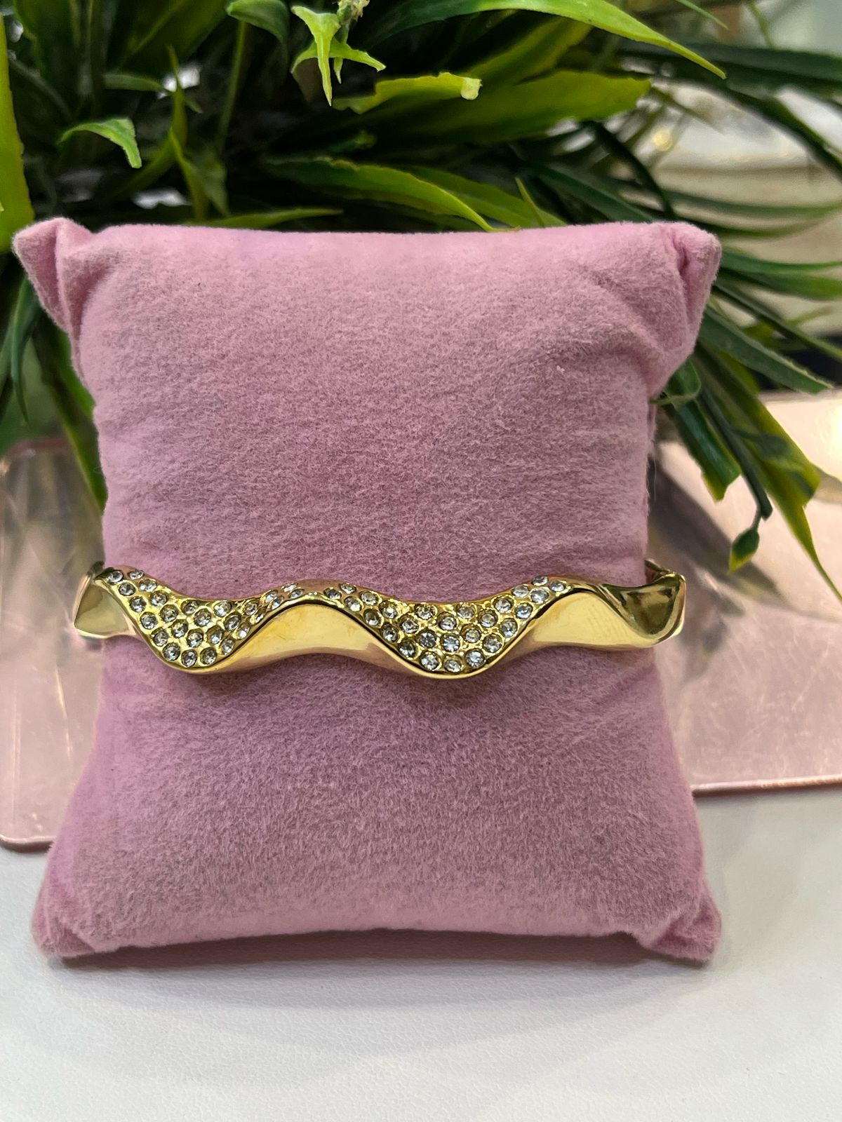 Crystal twist bangle
