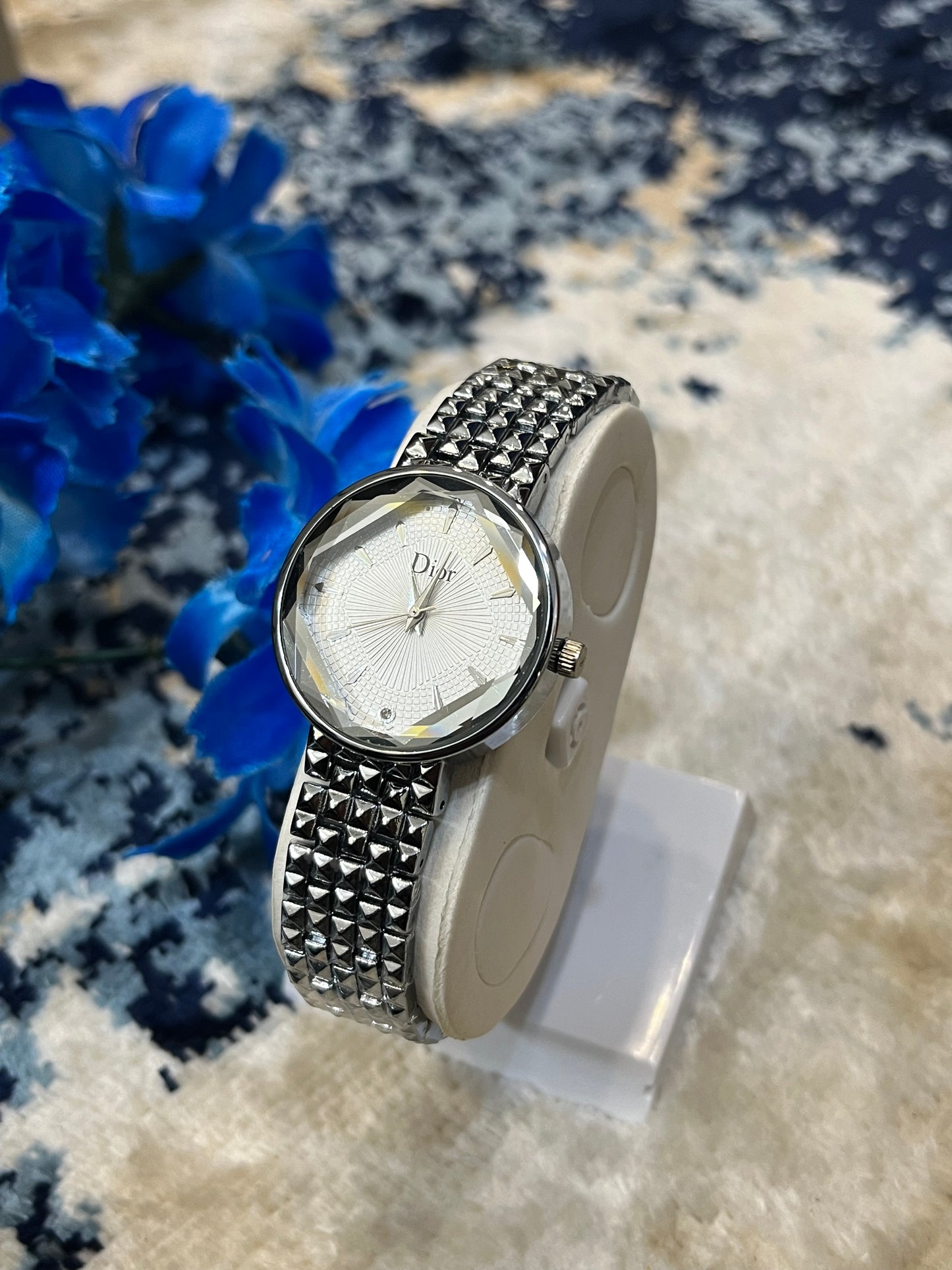 Dior Silver glance
