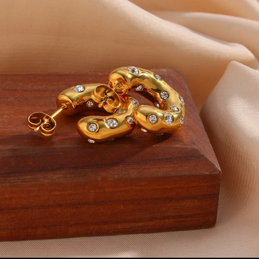 Jessica Hoops 18k