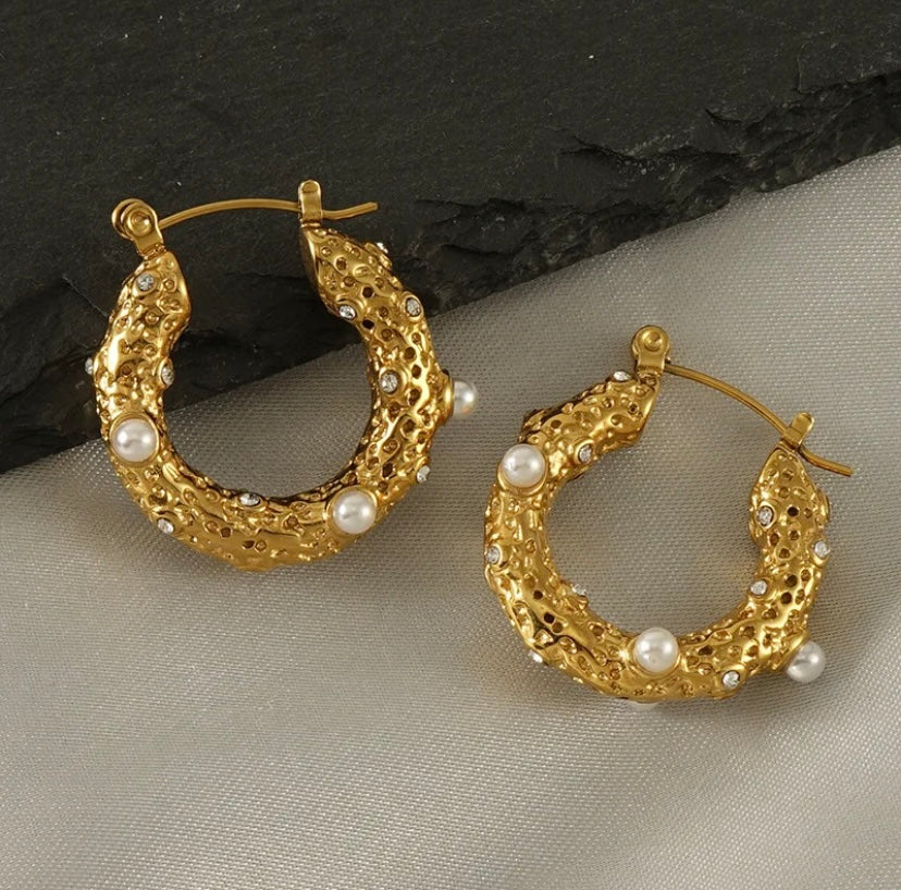 Pearl Studded Earrings 18k
