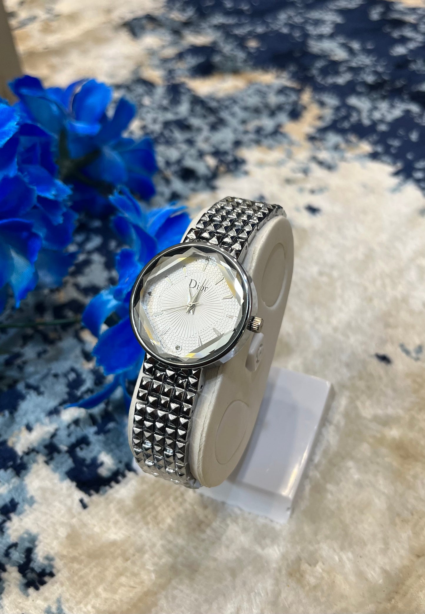 Dior Silver glance