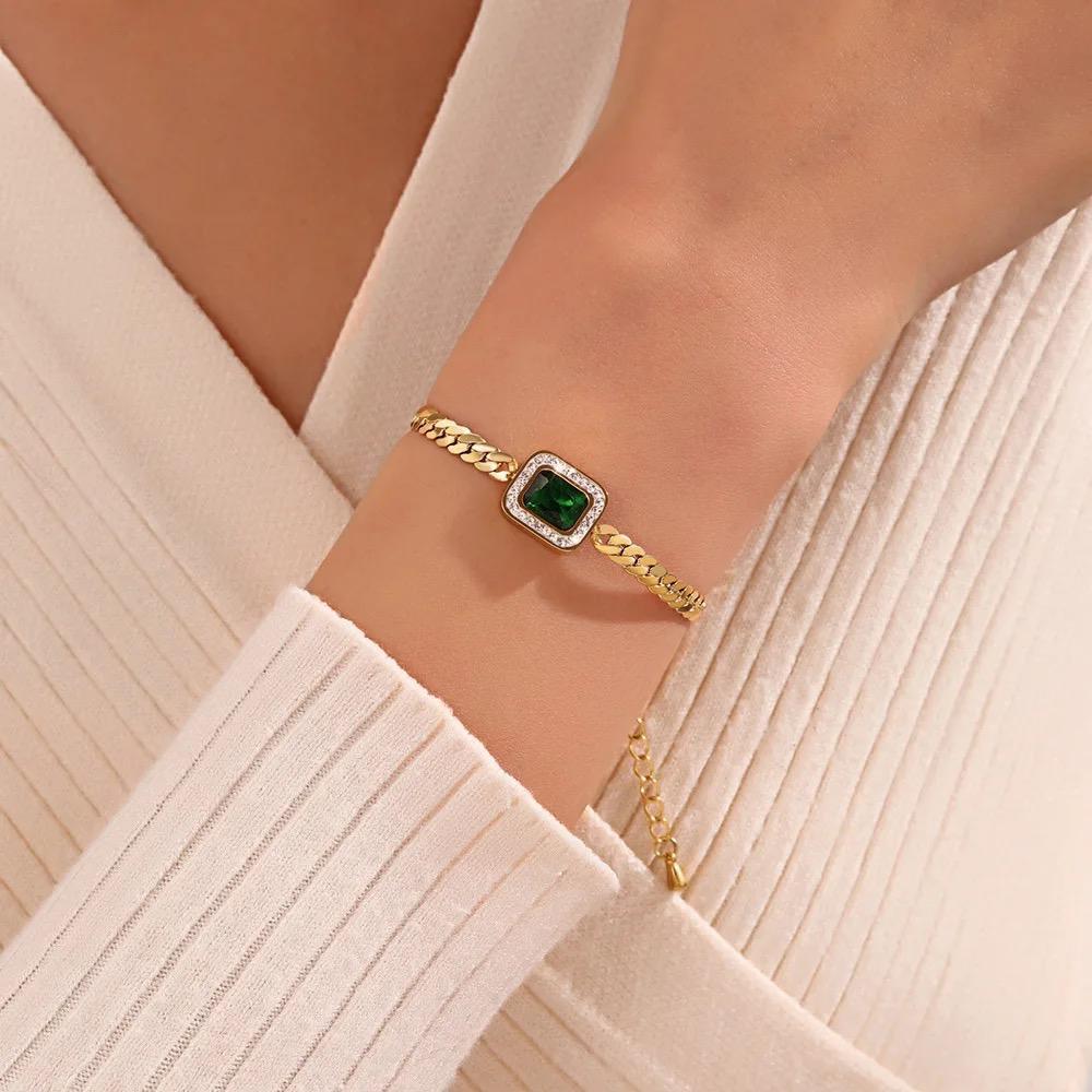 Emerald Knot