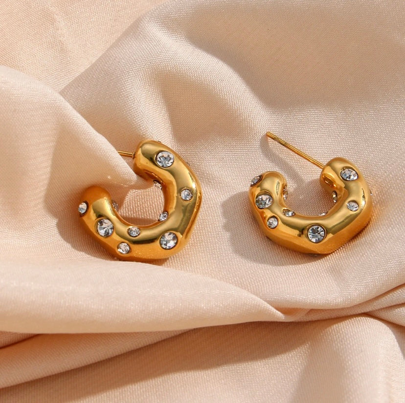 Jessica Hoops 18k