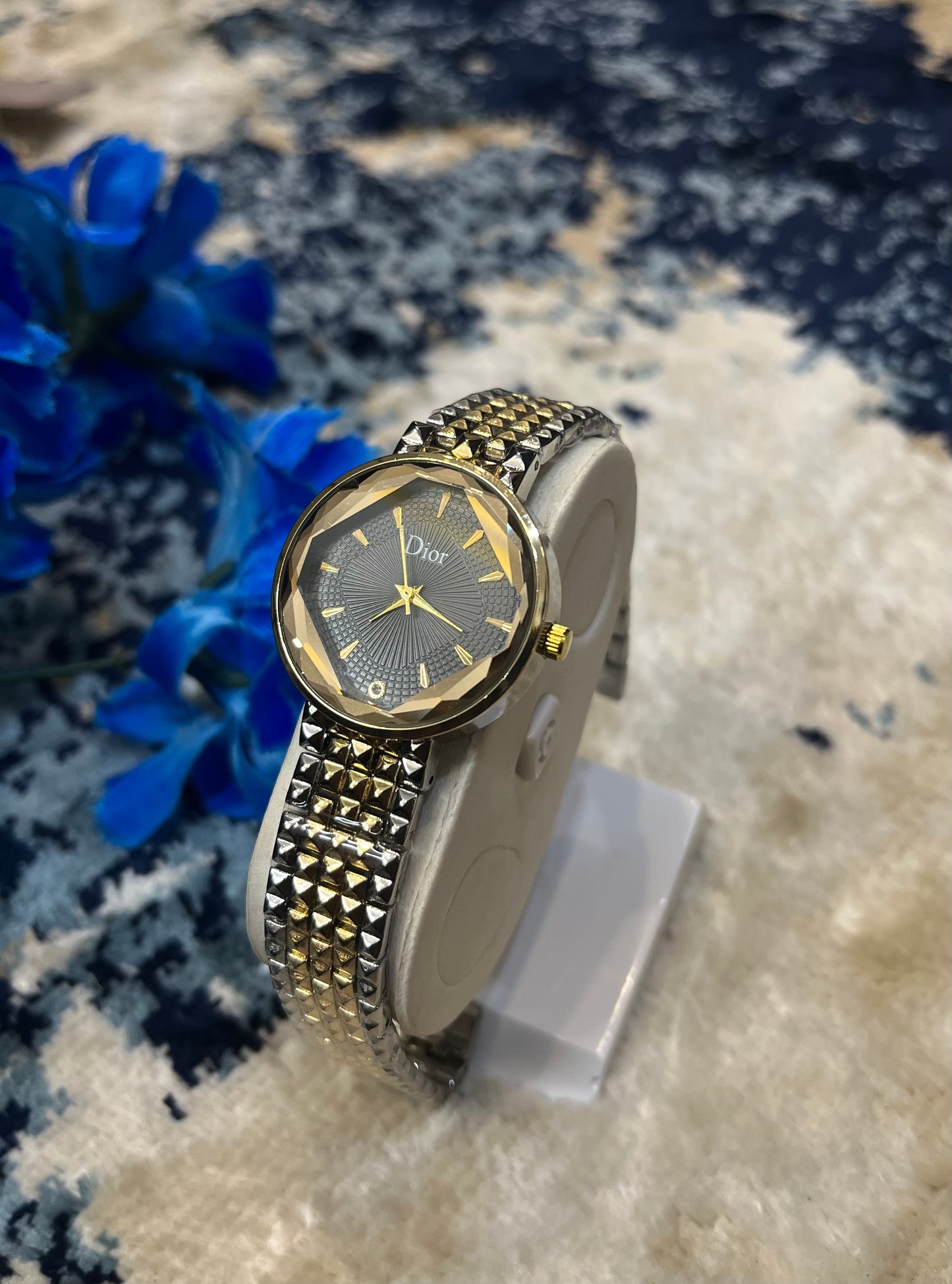Dior gold octa tone