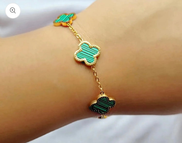 Green clover bracelet
