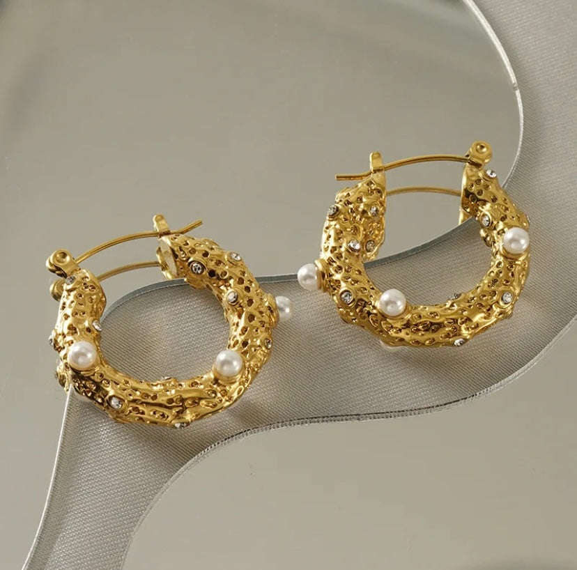 Pearl Studded Earrings 18k