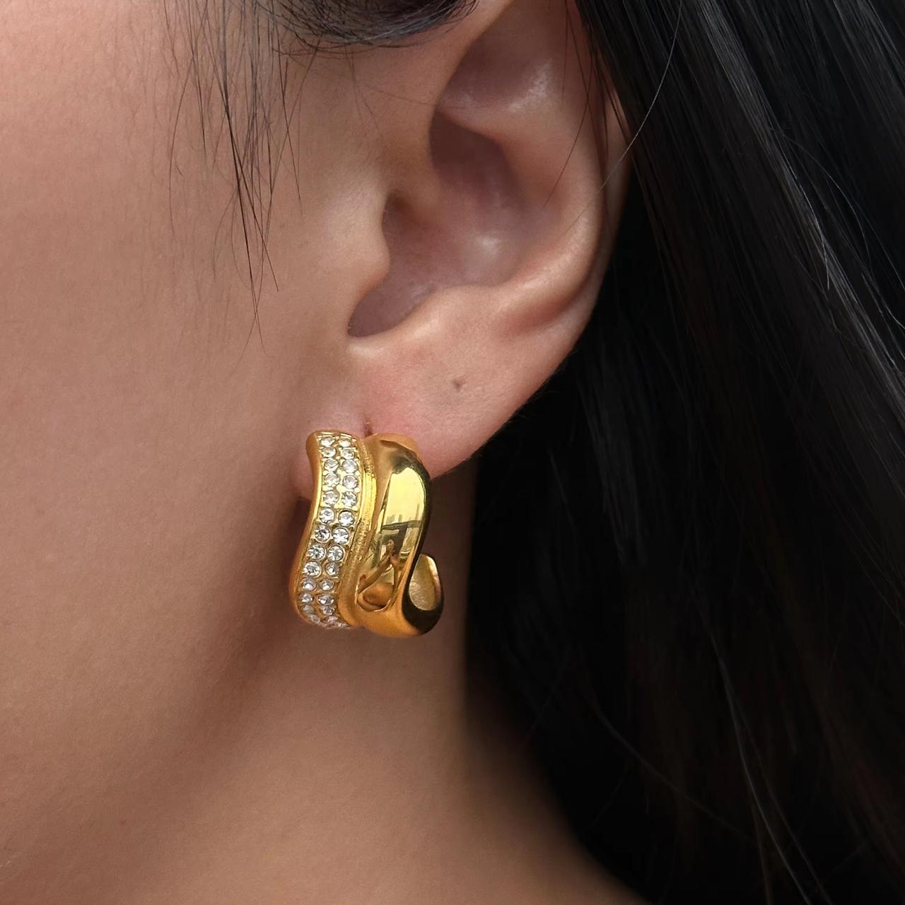 Aurora Curve Earrings