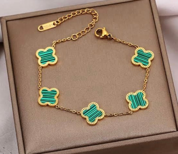 Green clover bracelet