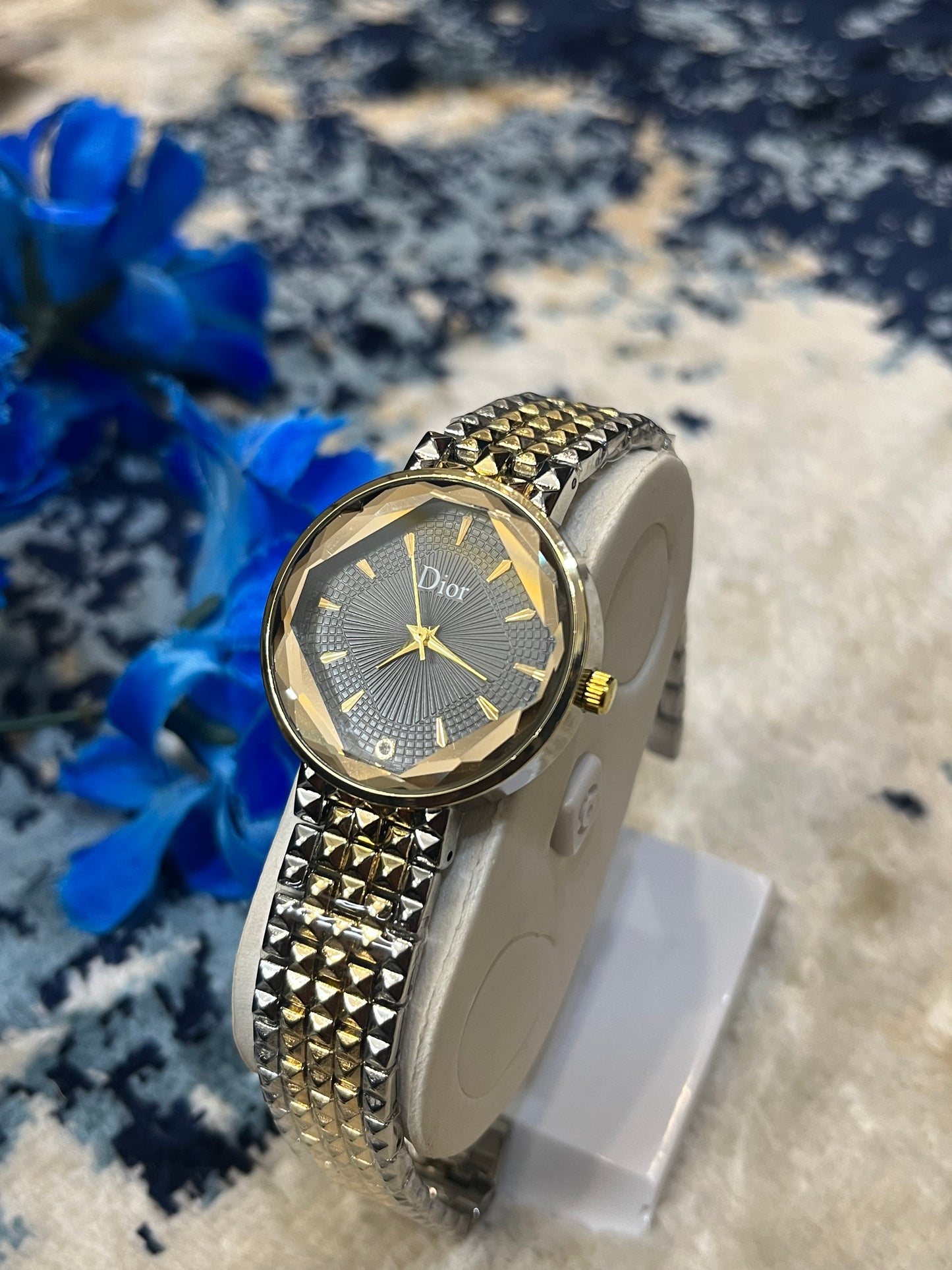 Dior gold octa tone