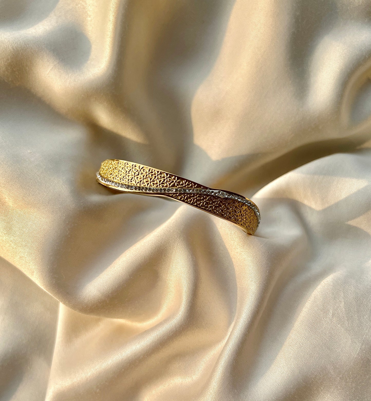 Manera Bangle 18k