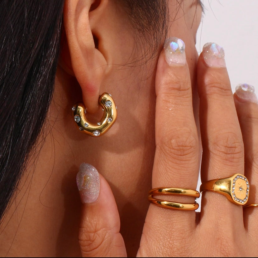 Jessica Hoops 18k