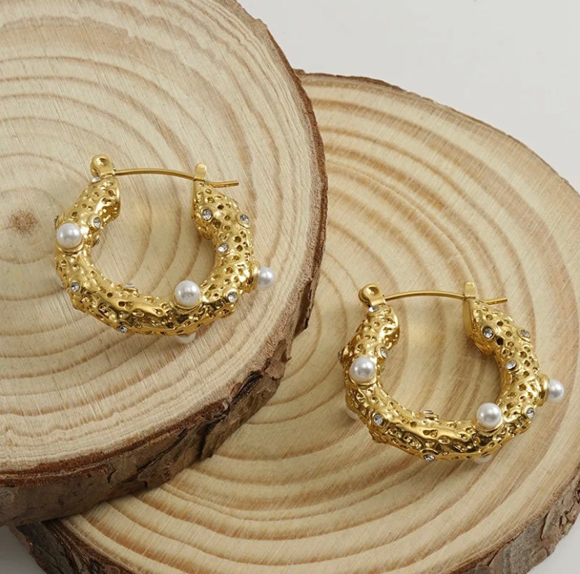 Pearl Studded Earrings 18k