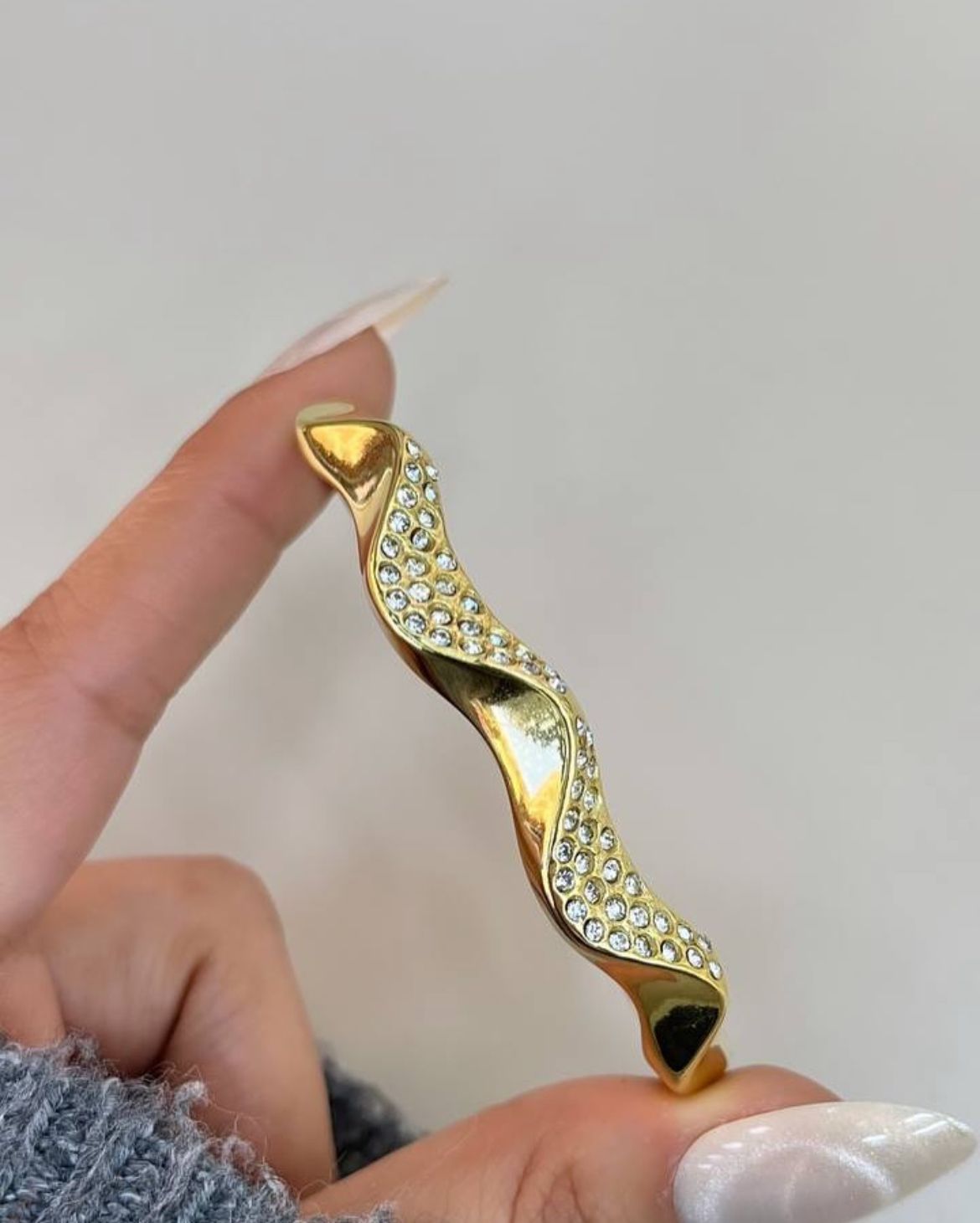Crystal twist bangle