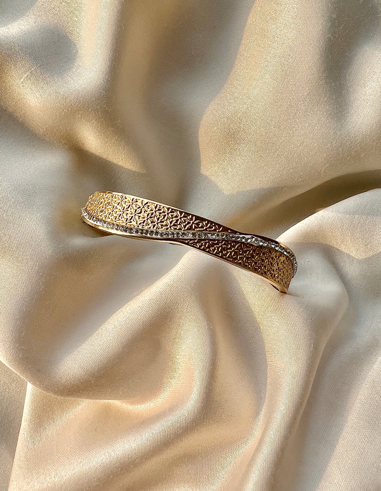 Manera Bangle 18k