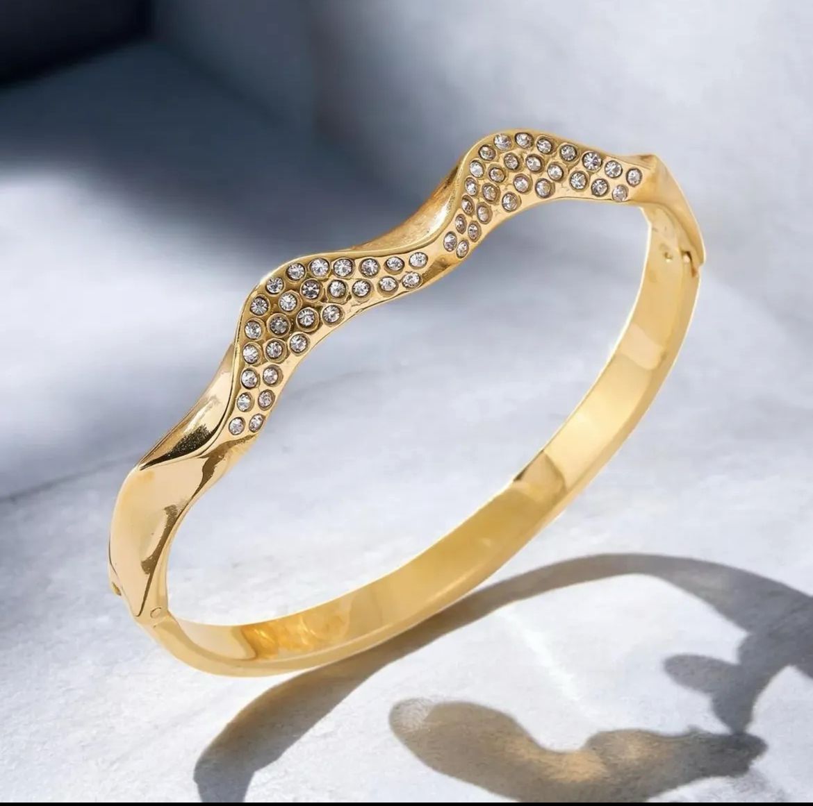 Crystal twist bangle