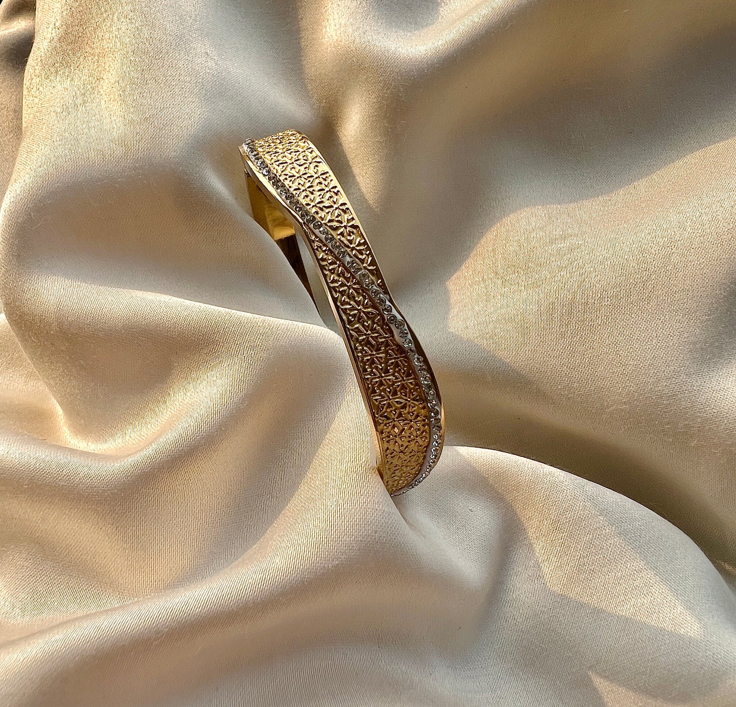 Manera Bangle 18k