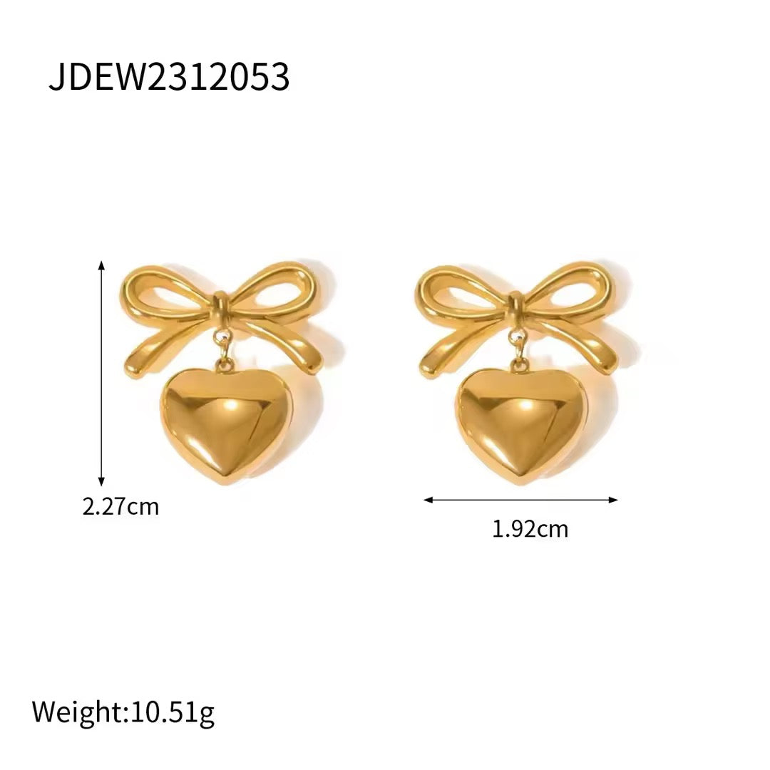 Bow heart studs