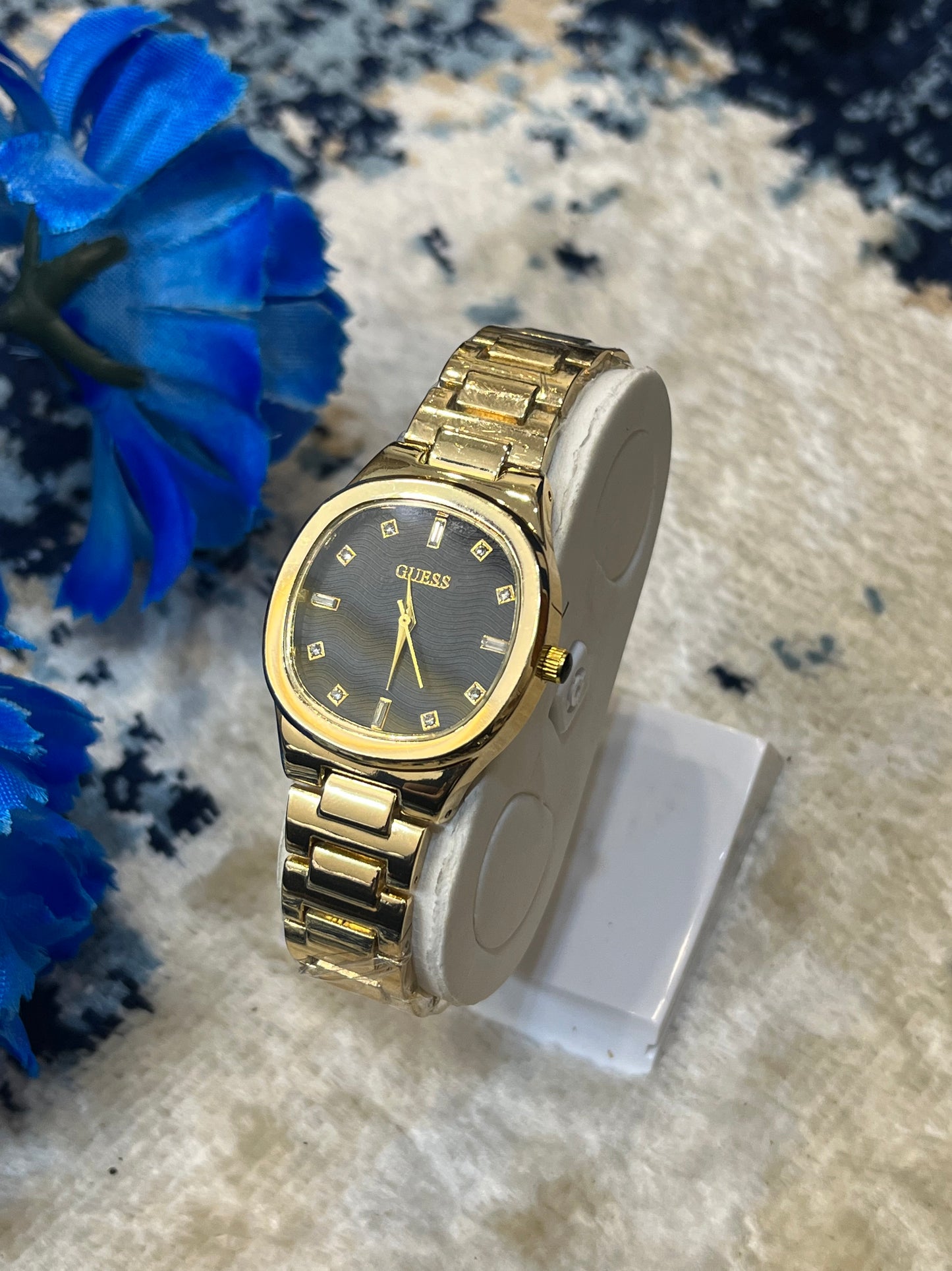 Guess Golden