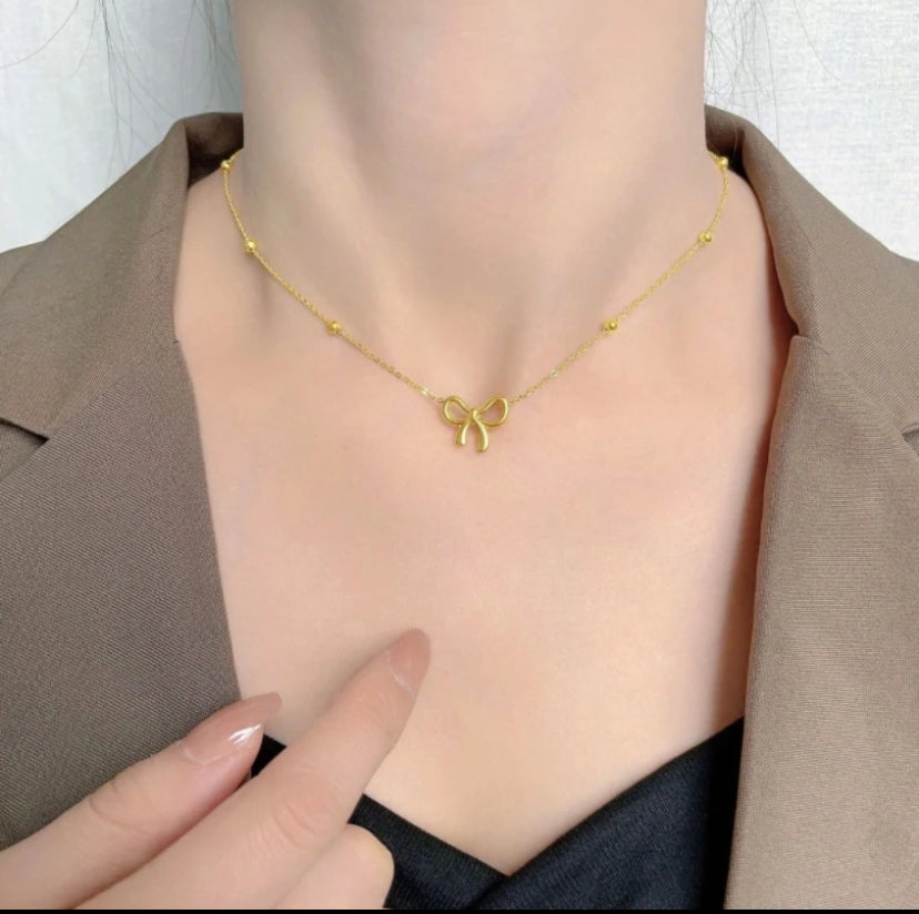Bow Necklace 18k