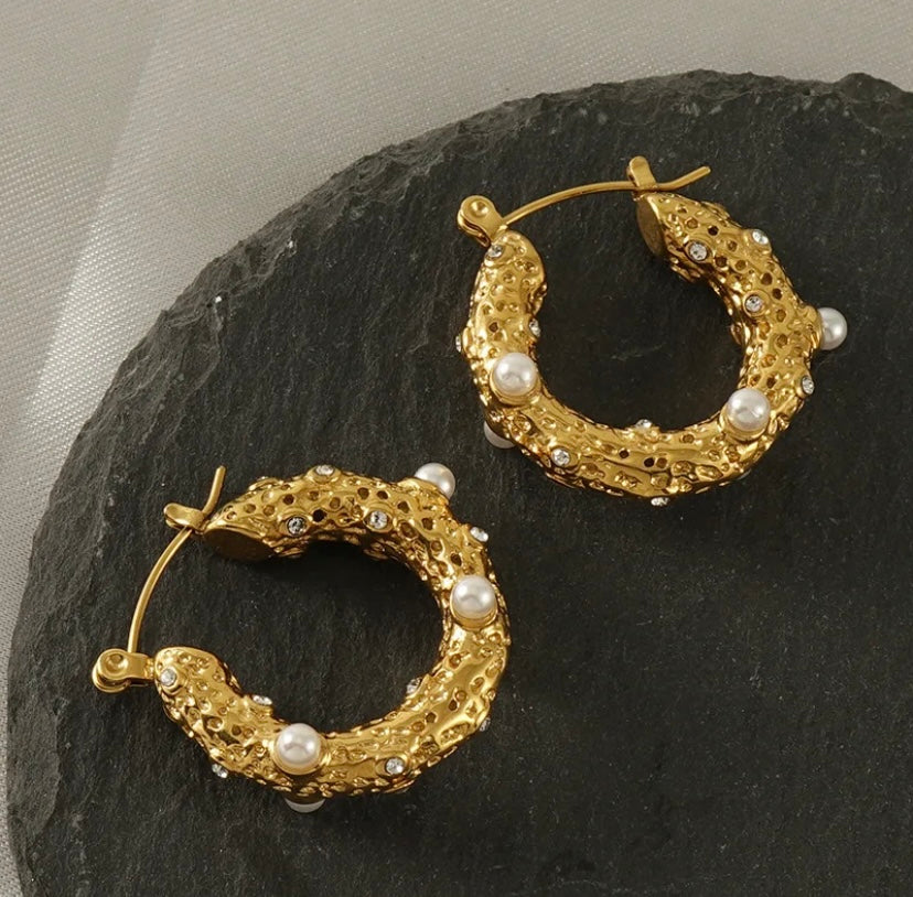Pearl Studded Earrings 18k