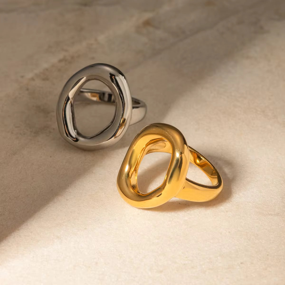 Oro Curve Ring