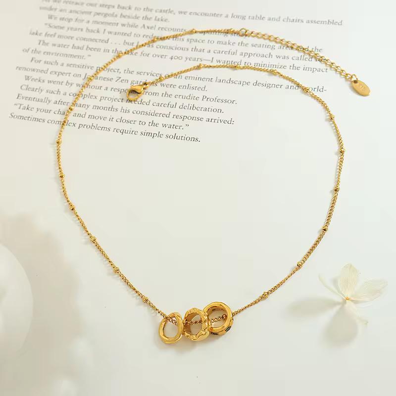 Three ring pendant