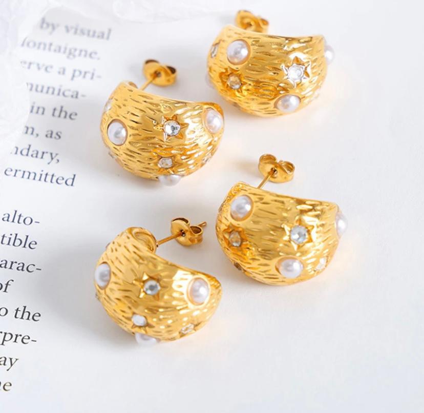 Vintage Pearl Studs 18k