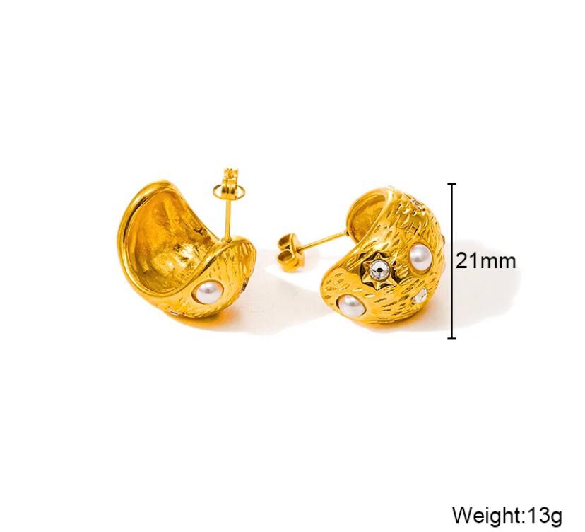 Vintage Pearl Studs 18k
