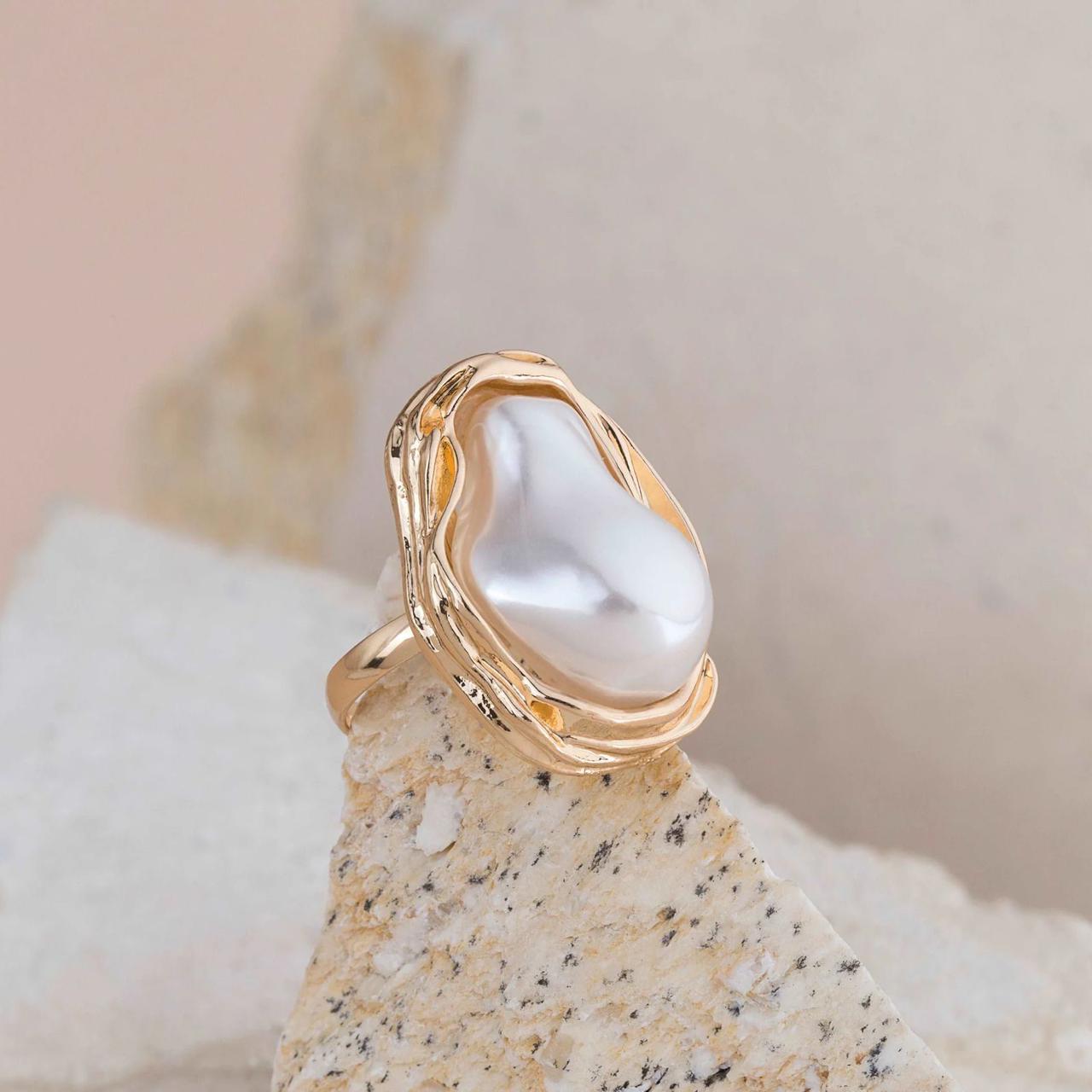 Baroque Pearl Ring