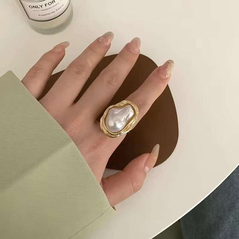 Baroque Pearl Ring