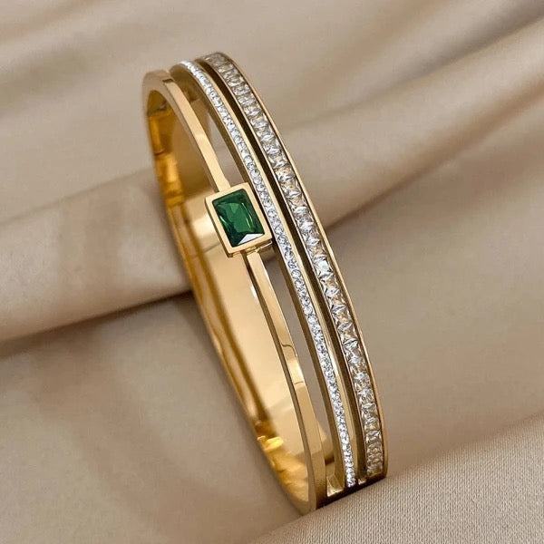 Emerald Victory Bangle 18k