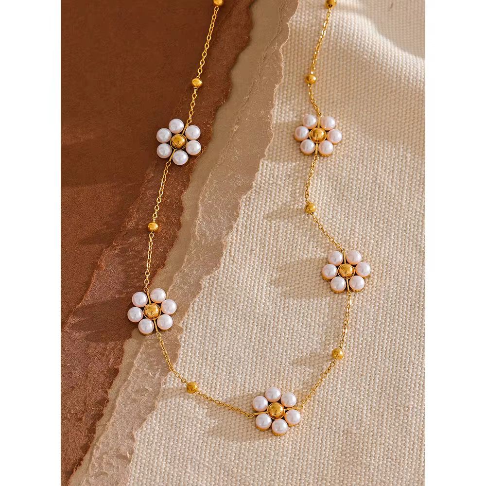 Bonita necklace 18k