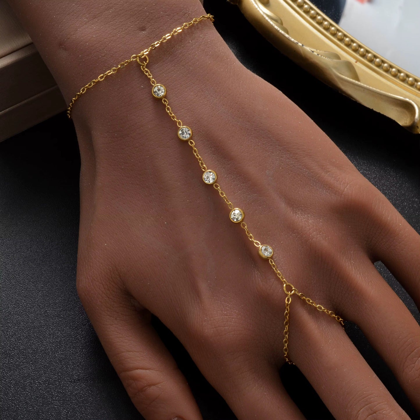 Zaria Hand Chain