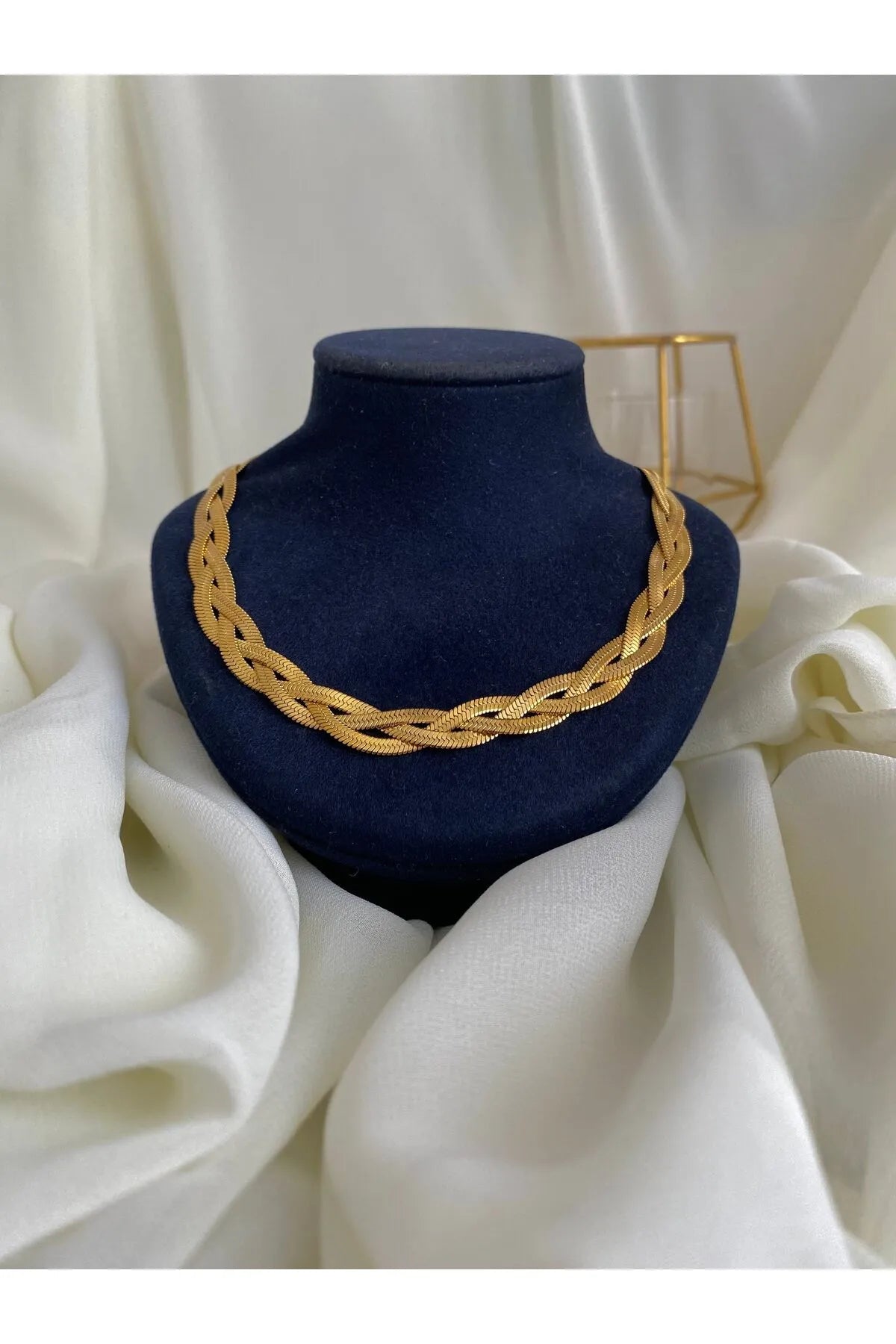 Triple chain set