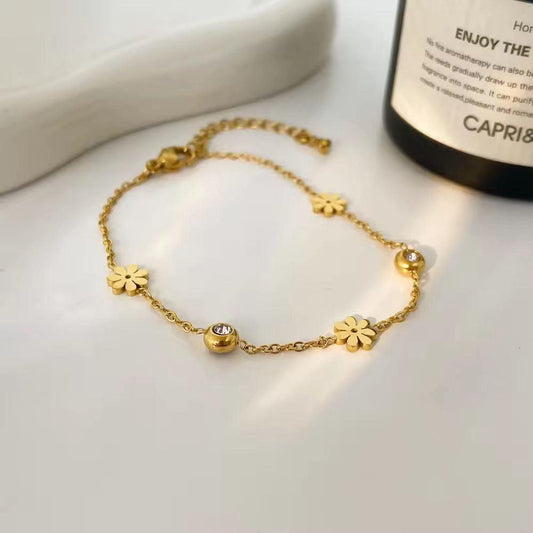 Dainty daisy bracelet