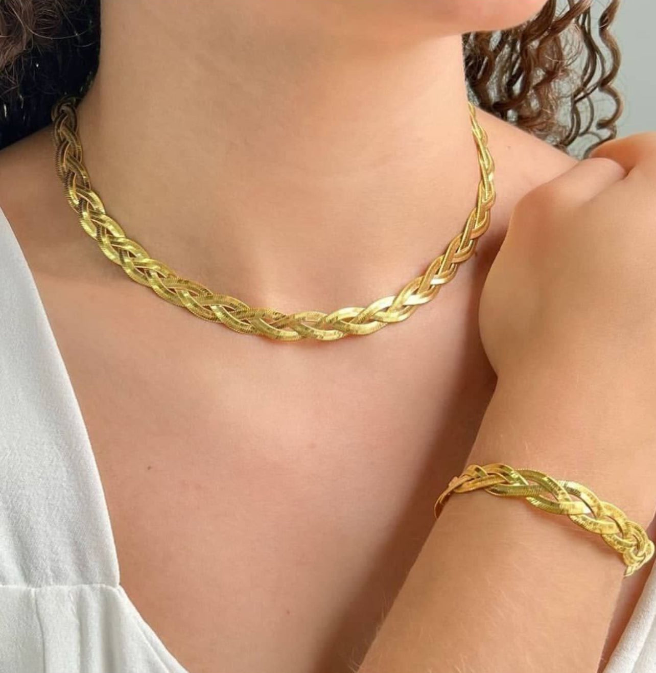 Triple chain set