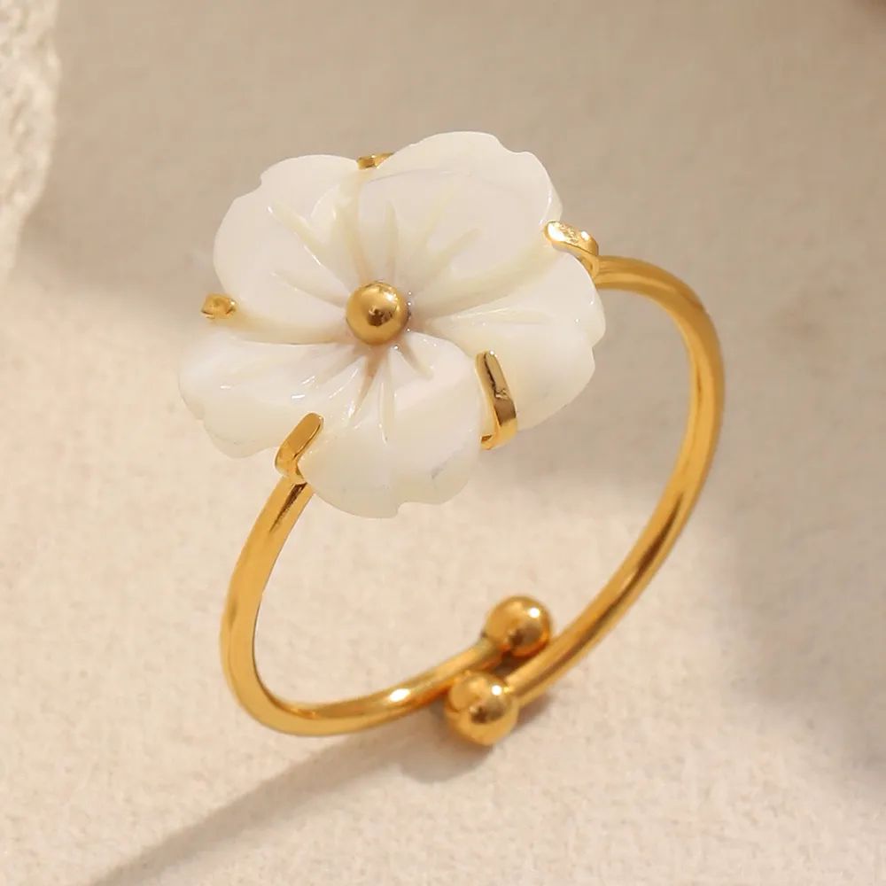 Daisy ring 18k
