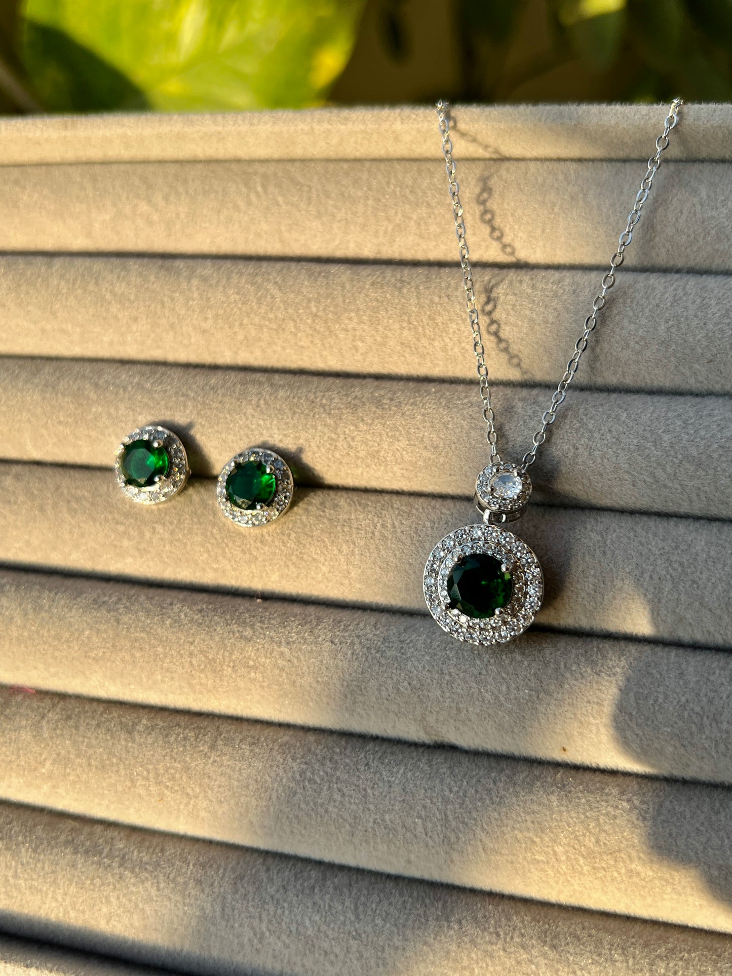 Emerald set 18k