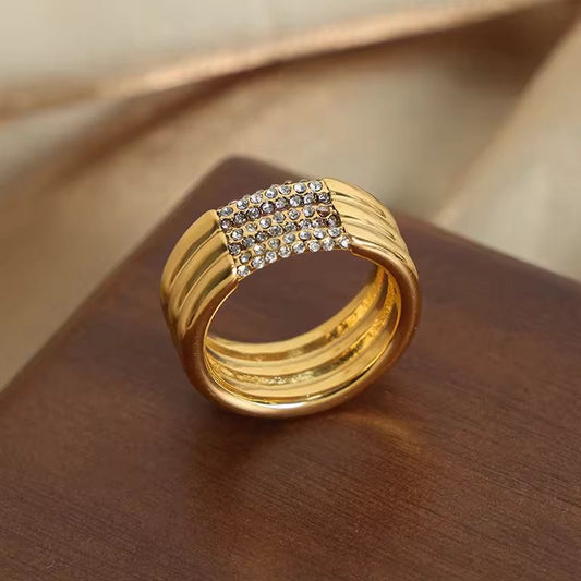 Mia Ring 18k