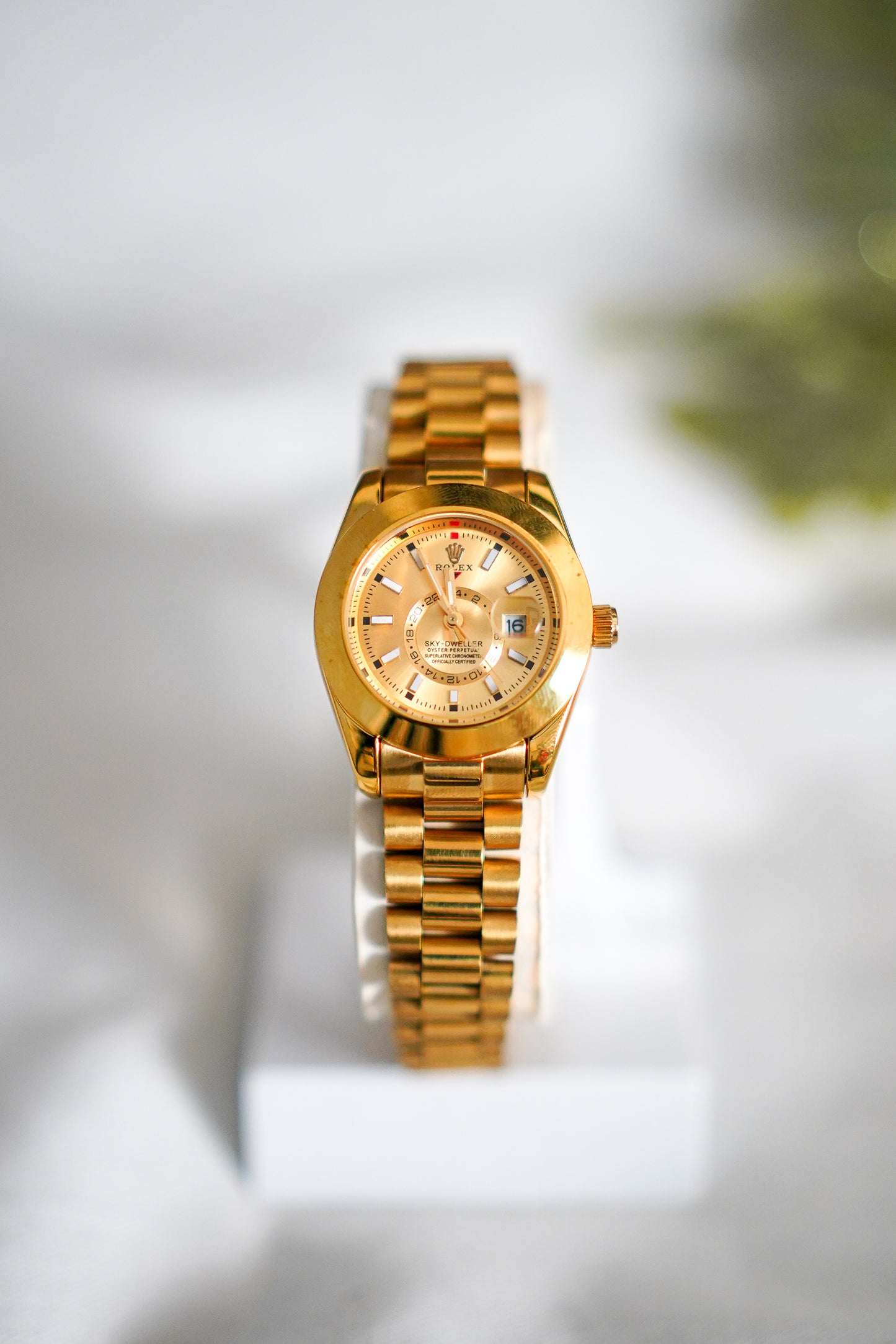 Rolex date just (golden)