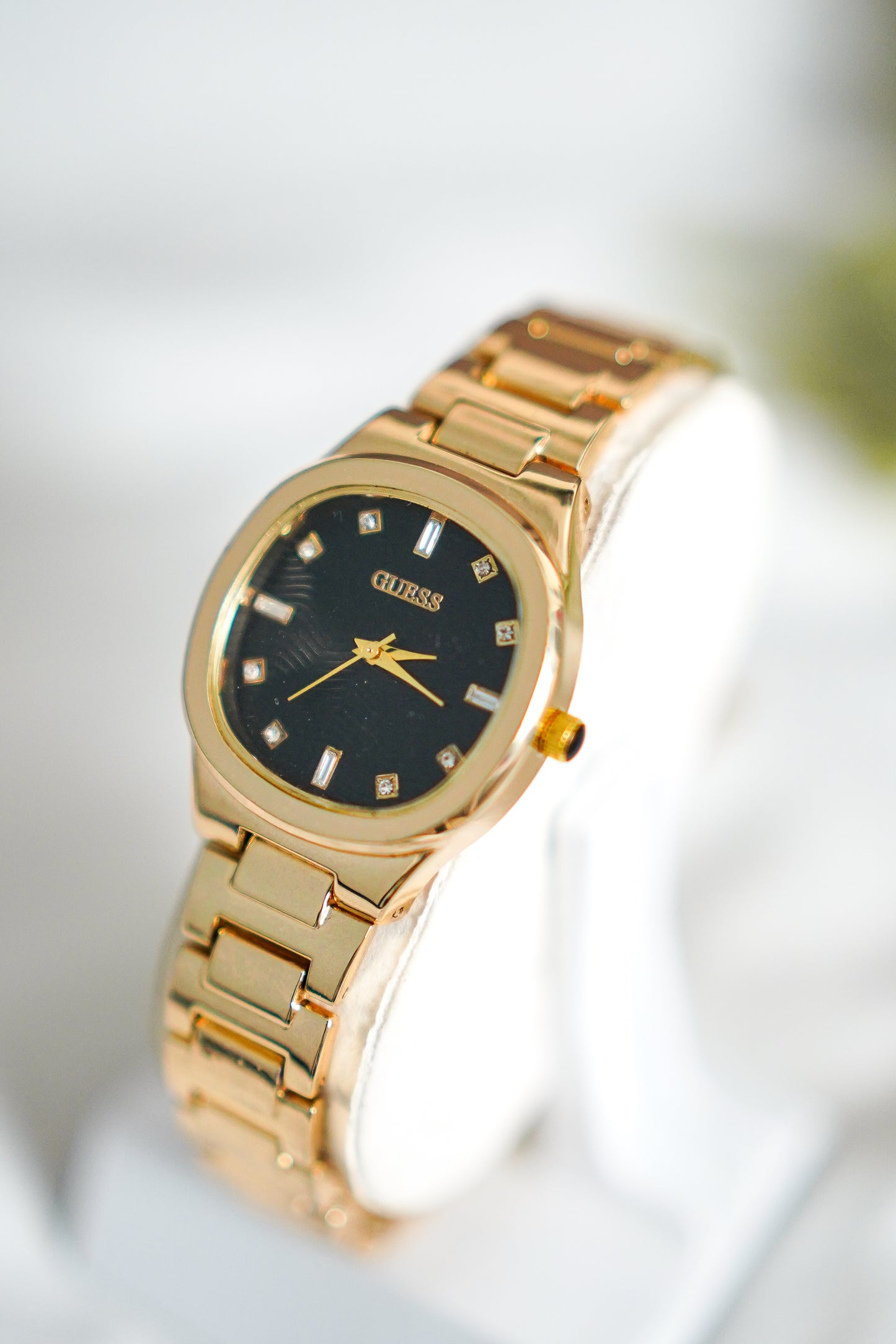 Guess Golden