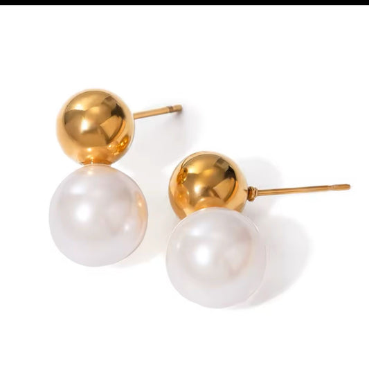 Pearl Studs 18k