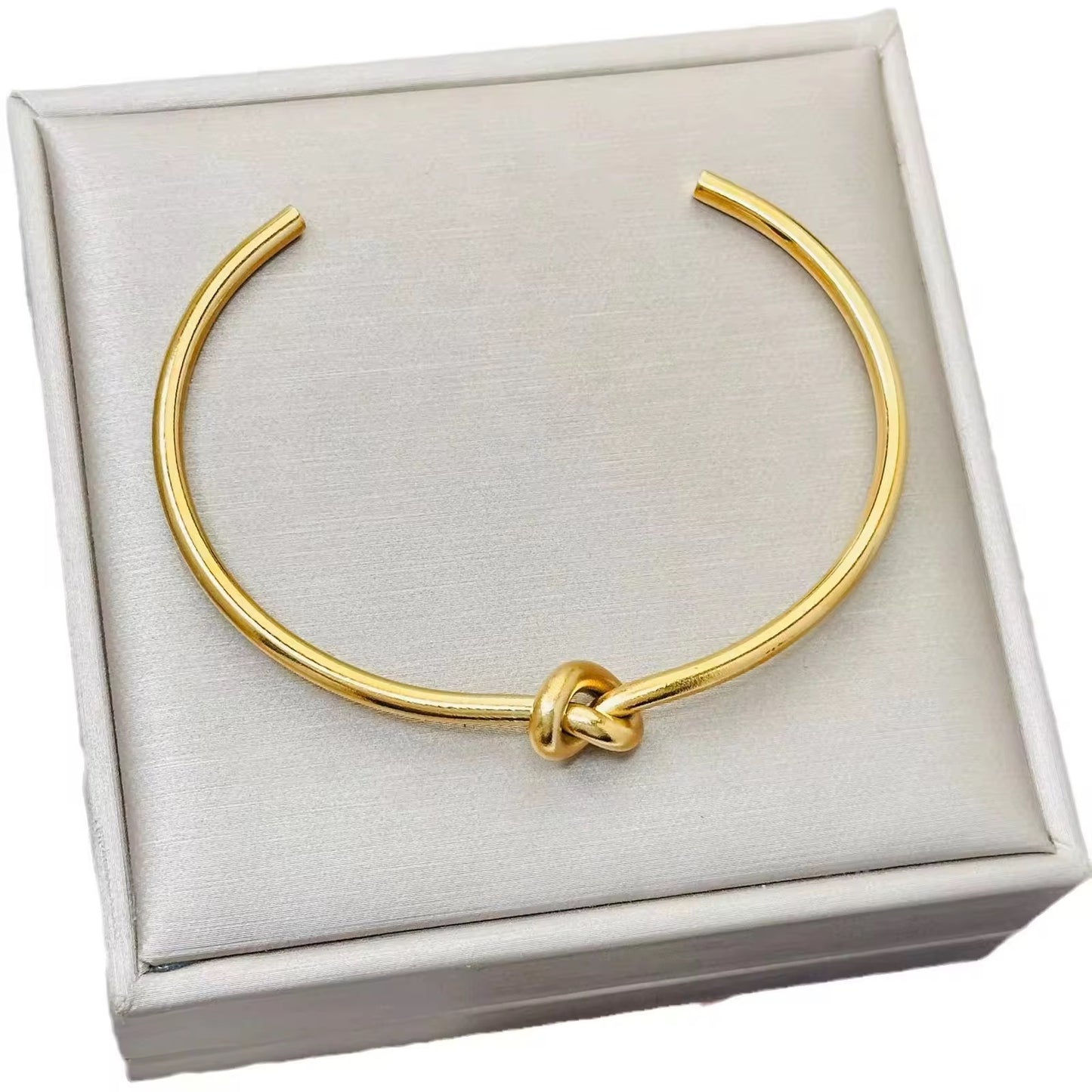Knot Bracelet 18k