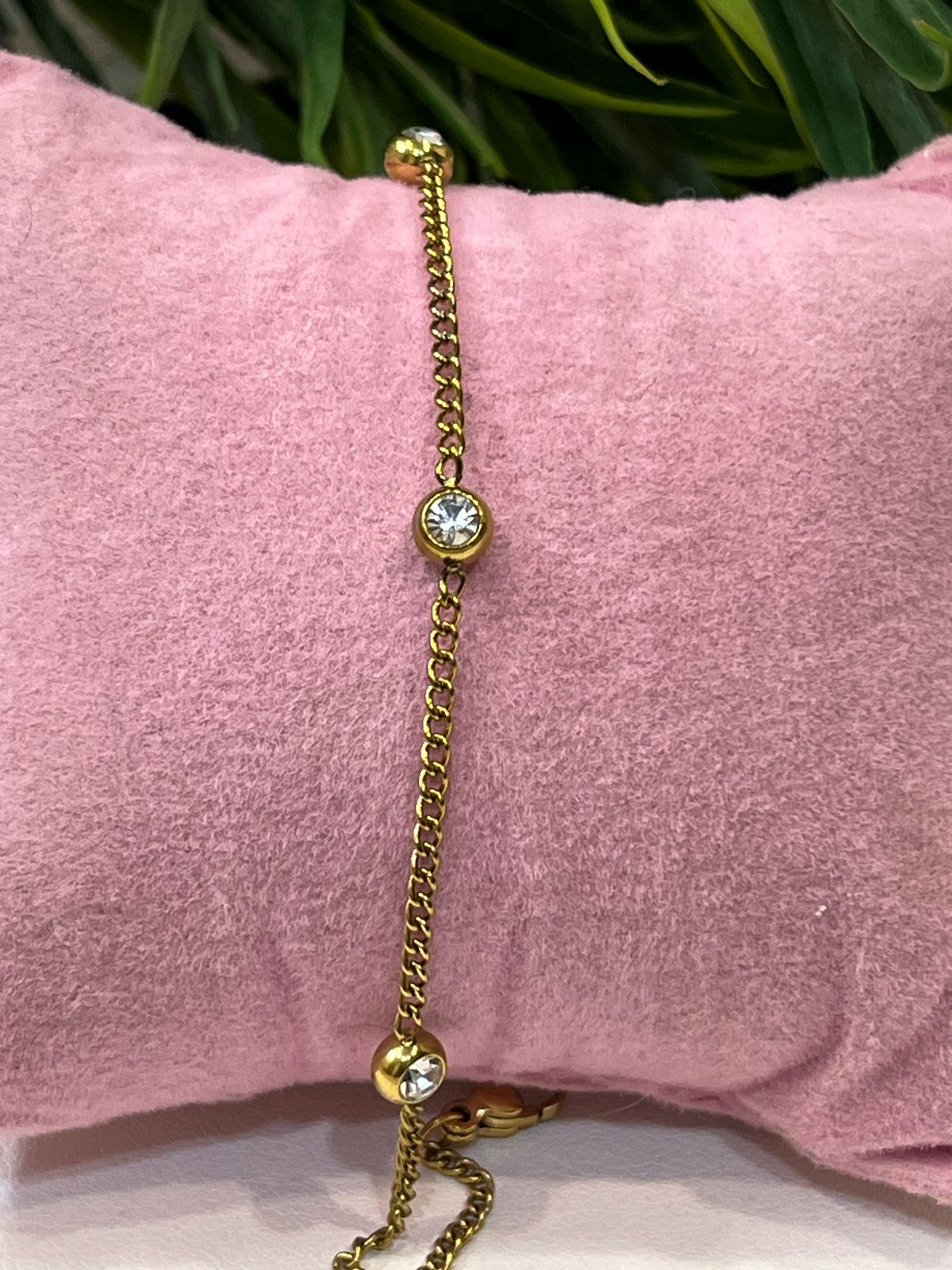 Solitary anklet