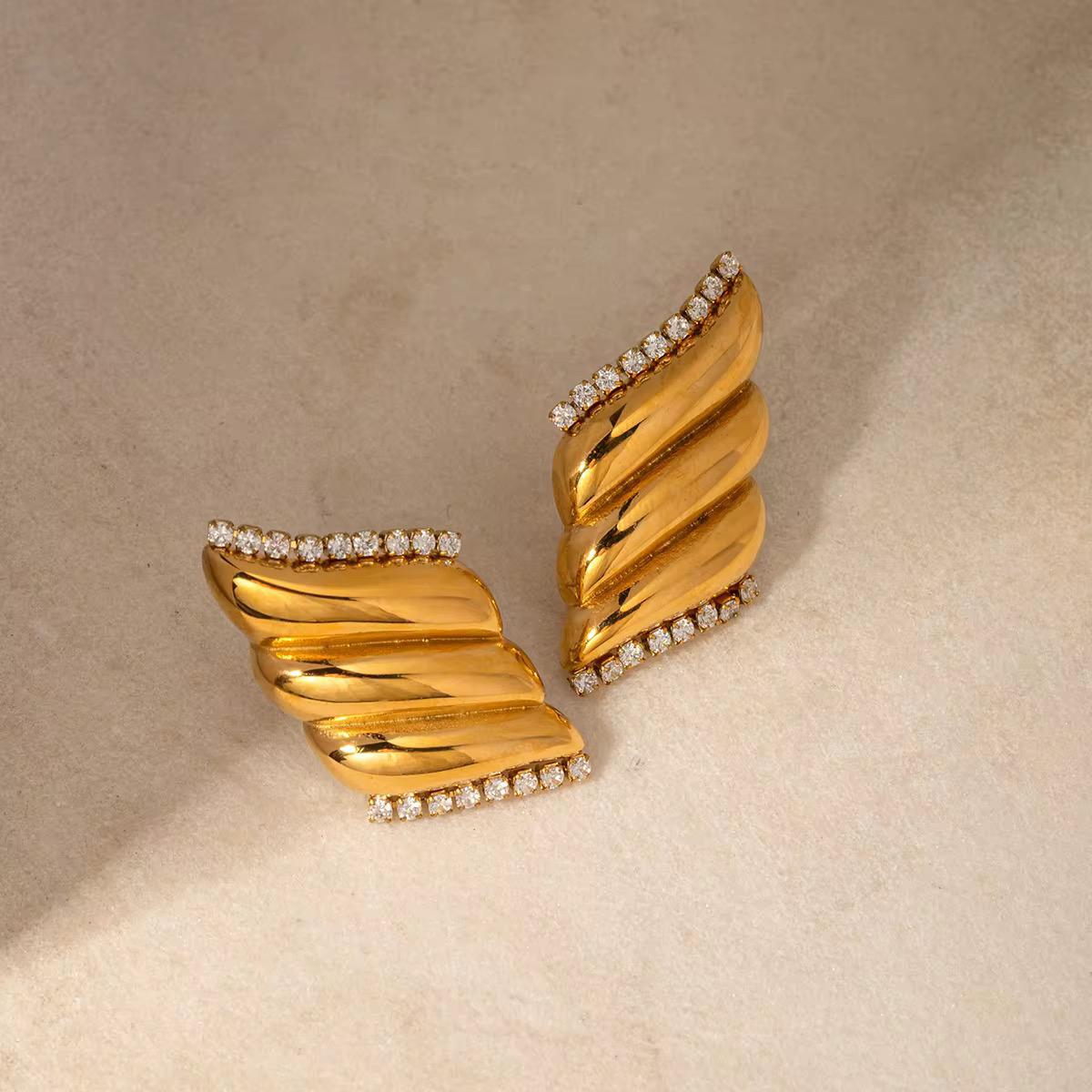 Croissant diamond earrings