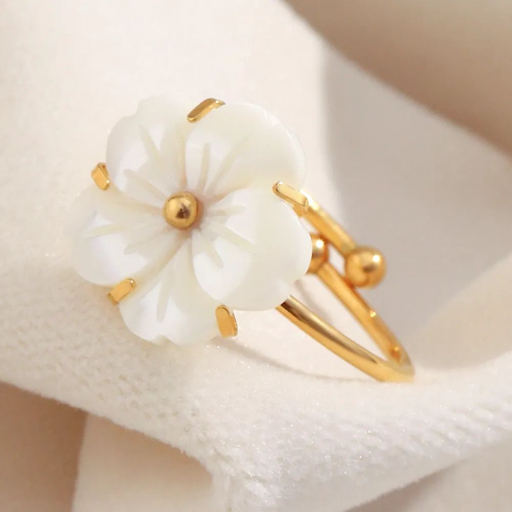 Daisy ring 18k