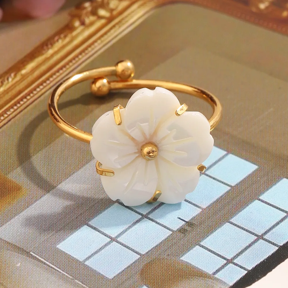 Daisy ring 18k