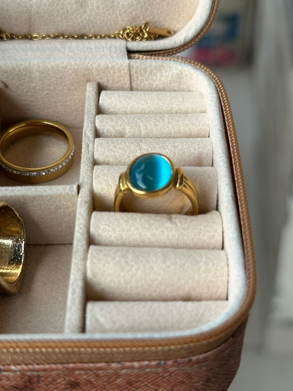 Natural stone ring