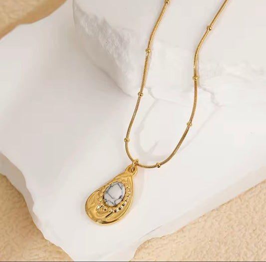 Irregular Necklace 18k