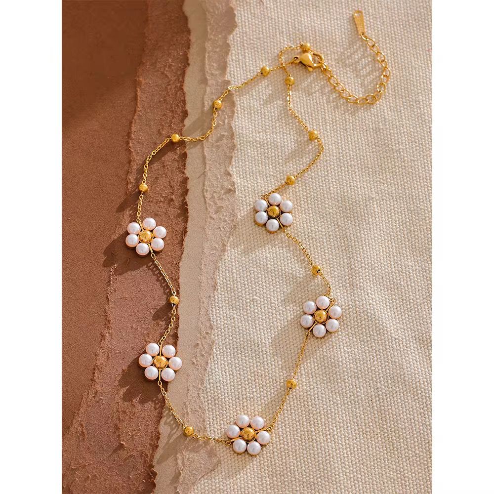 Bonita necklace 18k